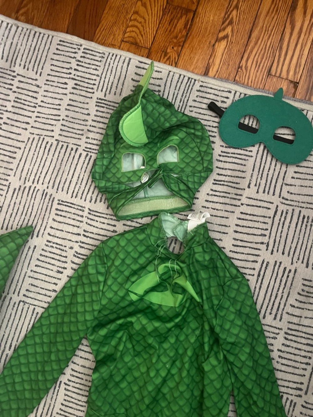 Green Dragon Superhero Kids Costume with Mask and Tail - Picture 2 of 2